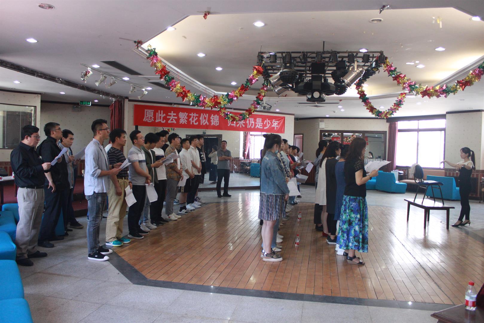 學(xué)院榮獲慶?！鞍倌昙t船頌 七秩遠(yuǎn)航歌”大型主題合唱比賽一等獎